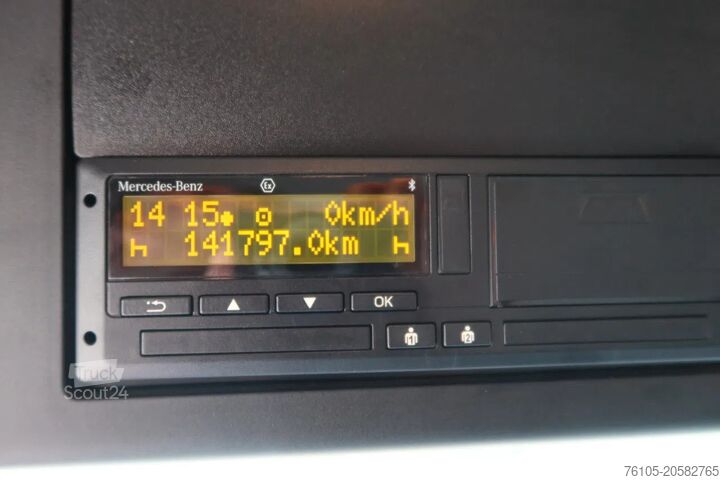 Standaard-SZM Mercedes-Benz Actros 2133 L Trekker + Hiab Kraan met City Tra...