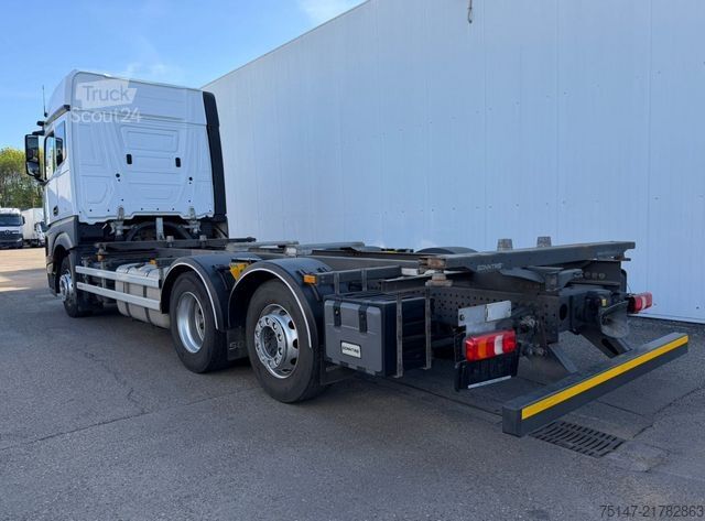 Podvozek nákladního auta MERCEDES-BENZ 2540 L Actros 6x2 Fahrschule 5-Sitzer Liftachse