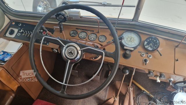 Reisebus VOLVO Paket 1 x Saurer L4C + Volvo  B 10