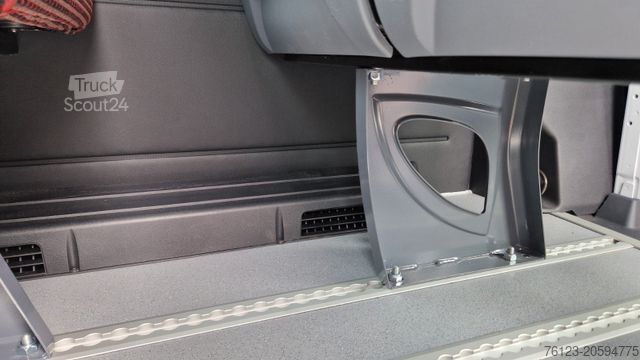 Minibús MERCEDES-BENZ Sprinter Lord Light 22 Sitzer 3 x Lagerfahrzeug