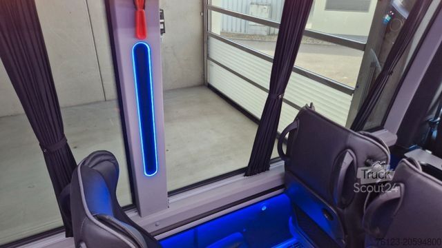 Minibús MERCEDES-BENZ 519 Allrad 4 x 4 Vorlauffahrzeug neue ADA