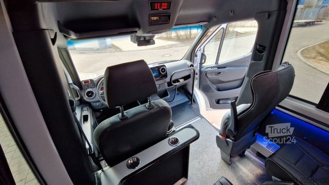 حافلة صغيرة MERCEDES-BENZ 519 Allrad 4 x 4 Vorlauffahrzeug neue ADA