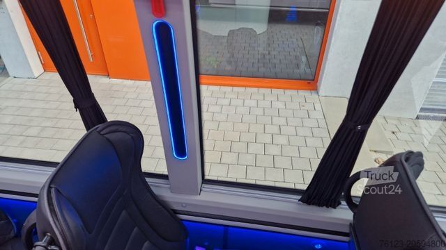 Minibús MERCEDES-BENZ 519 Allrad 4 x 4 Vorlauffahrzeug neue ADA