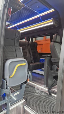 حافلة صغيرة MERCEDES-BENZ 519 Allrad 4 x 4 Vorlauffahrzeug neue ADA
