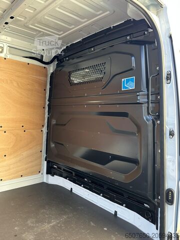 Furgoneta con caja Renault Master L2H2 FWD Kasten Blue DCI150