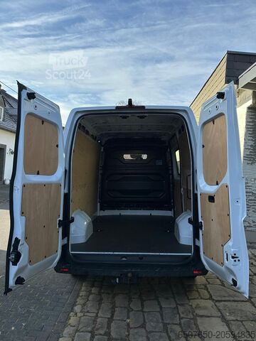 Furgoneta con caja Renault Master L2H2 FWD Kasten Blue DCI150