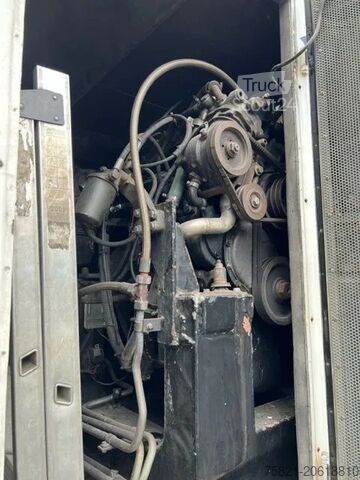 Machine de construction de routes Unimog U 1650 L (Railroad cleaning)