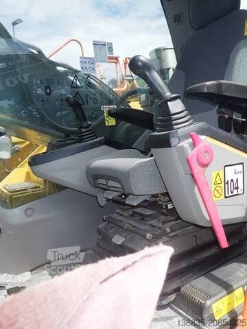 Rupsgraafmachine Volvo EC 300 E