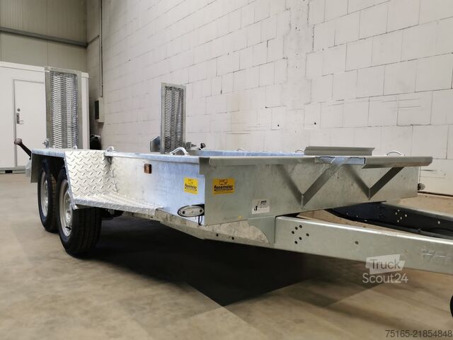 Транспортеры для техники и прицепы для экскаваторов Variant 2716 B3 Maschinentransporter