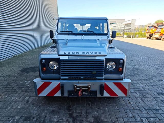 Bärgningsfordon Land Rover Defender 4x4 Hartmann Towfox 188/09 New Engine ...