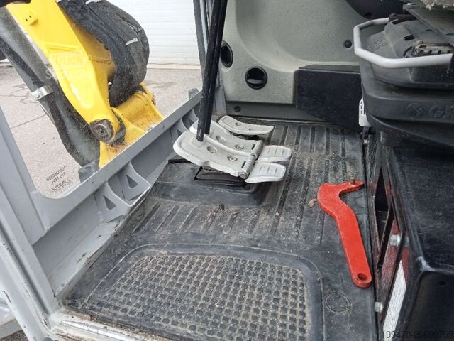 حفار صغير <7 طن Wacker Neuson EZ38