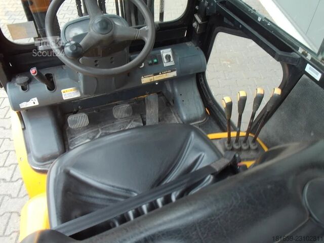  HYUNDAI 25D -7