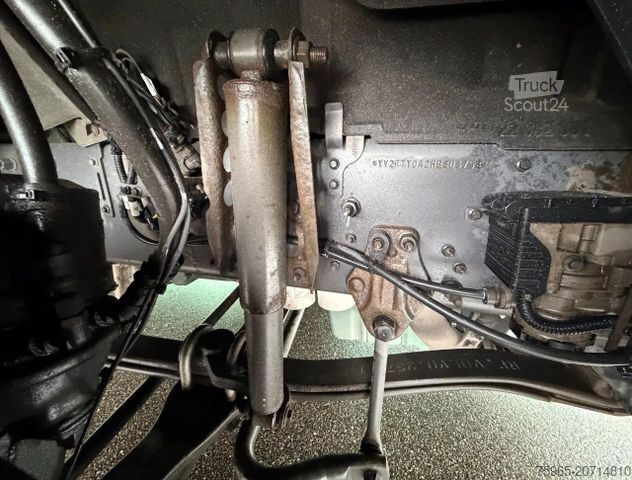 Koelwagen VOLVO FH 13.460 I-PARK COOL THEMO KING UT-800 VAN BEUR