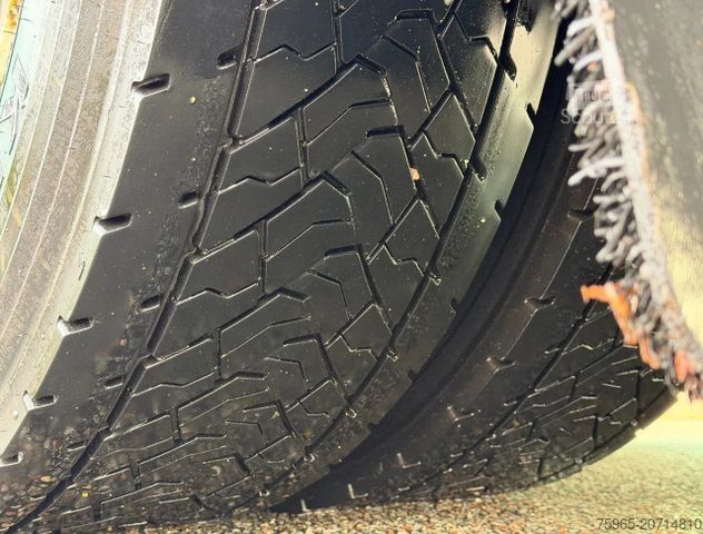 Koelwagen VOLVO FH 13.460 I-PARK COOL THEMO KING UT-800 VAN BEUR