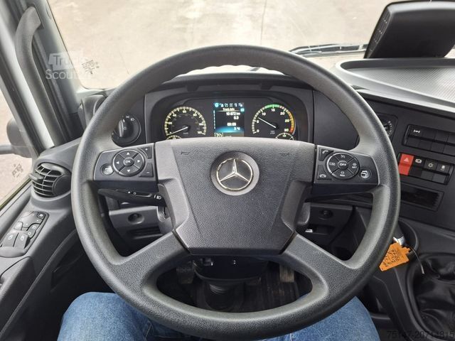 Driezijdige kipper bestelwagen MERCEDES-BENZ 818 K Atego Meiller AHK Klima Euro6E
