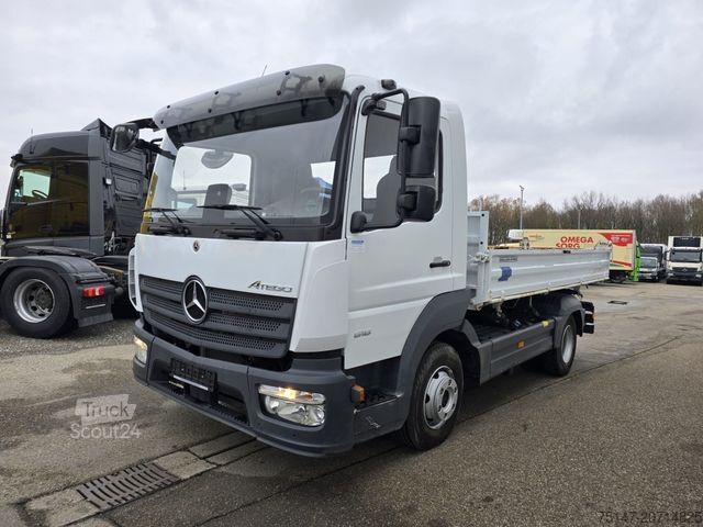 Driezijdige kipper bestelwagen MERCEDES-BENZ 818 K Atego Meiller 2xAHK Klima Euro6E