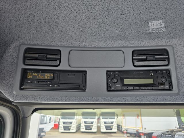 Driezijdige kipper bestelwagen MERCEDES-BENZ 818 K Atego Meiller 2xAHK Klima Euro6E