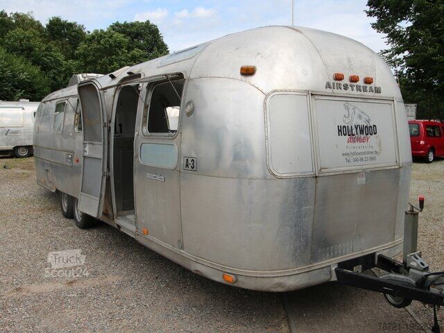 Caravan/camper Airstream Land Yacht Sovereign Catering + Foodtrailer