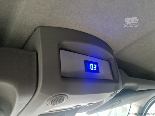 Transport av hester Opel Movano Occasion paardenwagen STX hengsten uitvo...