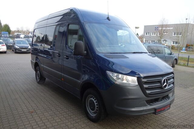 Slēgtais furgons mercedes-benz Sprinter 319 CDI V6 L2H2 STDHZG/AHK/KAM/SITZHZG