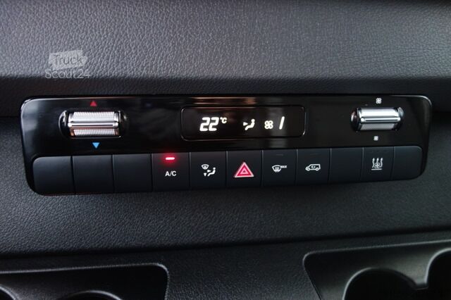 Slēgtais furgons mercedes-benz Sprinter 319 CDI V6 L2H2 STDHZG/AHK/KAM/SITZHZG