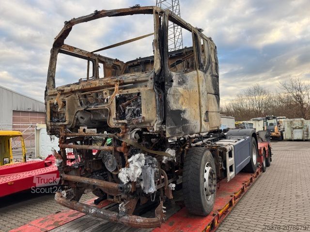 Standardni vlačilec MAN TGX 18.510 Brandschaden