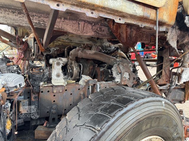 Standardni vlačilec MAN TGX 18.510 Brandschaden