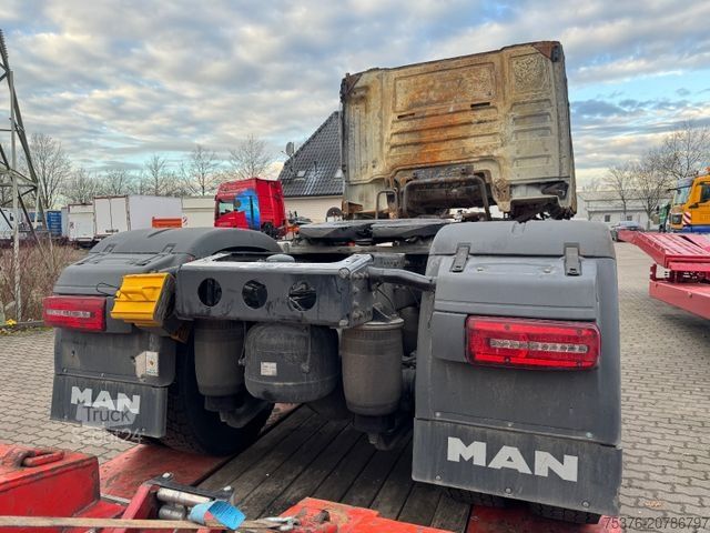 Standardni vlačilec MAN TGX 18.510 Brandschaden