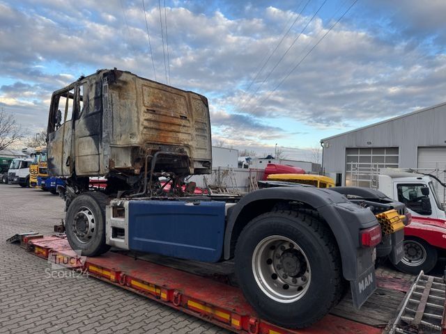 Standardni vlačilec MAN TGX 18.510 Brandschaden