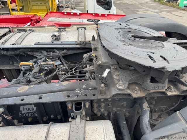 Standardni vlačilec MAN TGX 18.510 Brandschaden