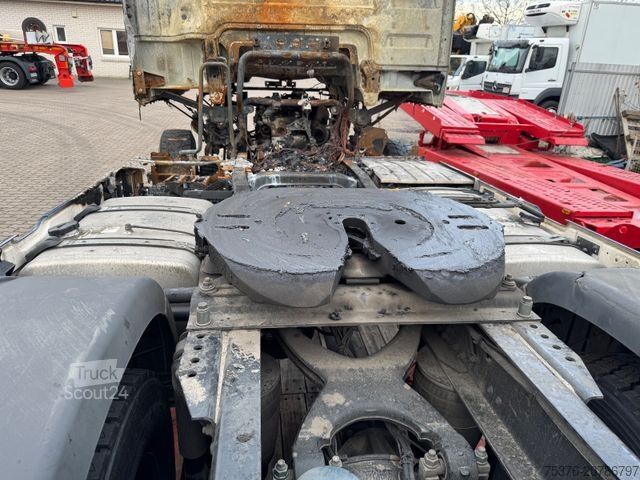 Standardni vlačilec MAN TGX 18.510 Brandschaden