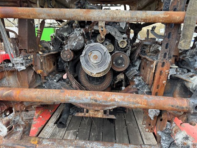 Standardni vlačilec MAN TGX 18.510 Brandschaden