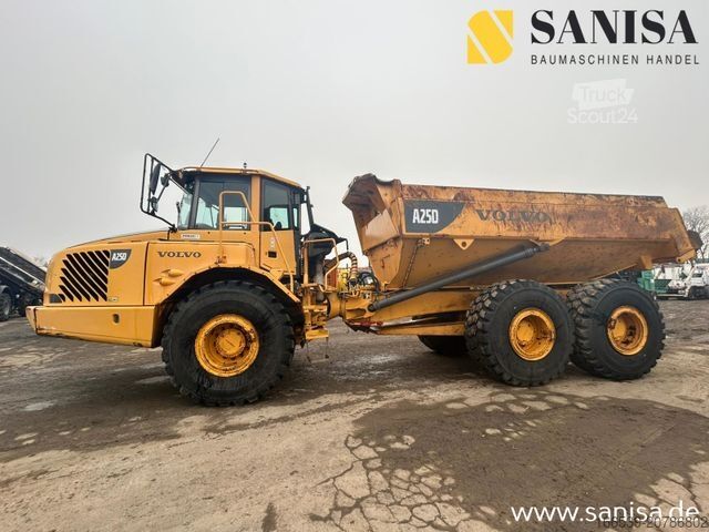 Altro VOLVO A25D/Knickgelenkter Muldendumper /6x6