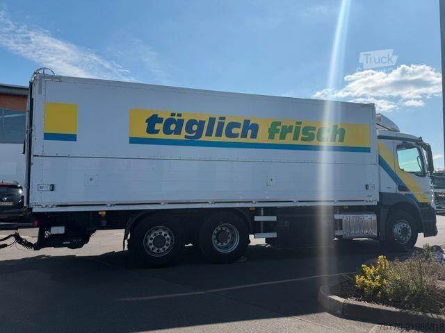 Mercedes-Benz Antos 2543 L parete laterale girevole, sponda idraulica BÄR 2.500 kg, gancio di traino Mercedes-Benz Antos 2543 L Schwenkwand LBW BÄR 2.500kg AHK