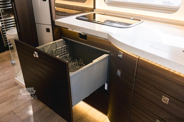 Integrovaný obytný vůz MORELO Empire Liner 110 GSB mit PKW-Garage
