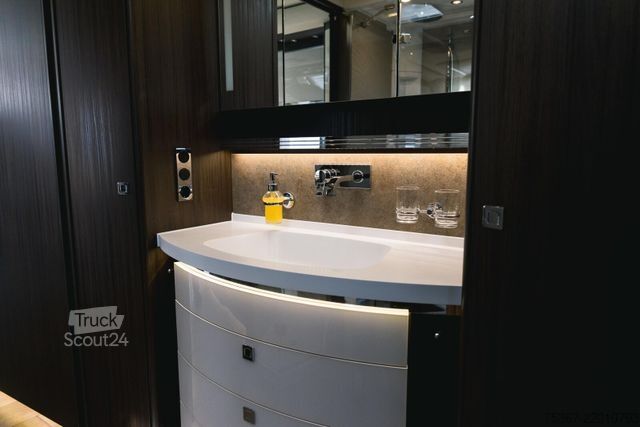 Integrovaný obytný vůz MORELO Empire Liner 110 GSB mit PKW-Garage