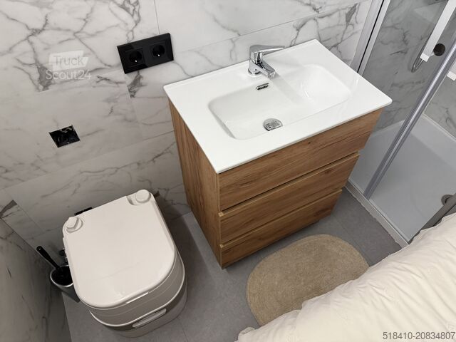 Camper truck MAN TGL 8180