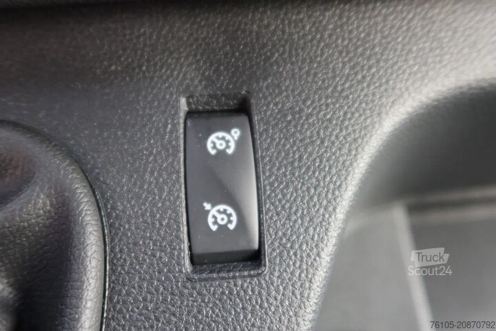 Refrigerated/freezer transport (delivery van) Renault Master Carrier Xarios 350 Koel/vries + verwarme...