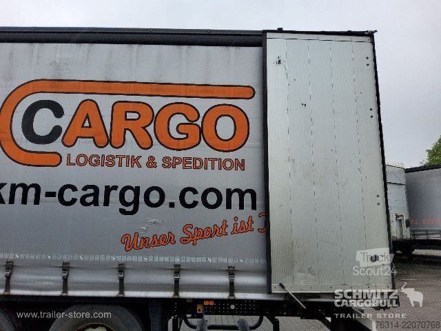 Avoin puoliperävaunu pressulla Schmitz Cargobull Curtainsider Standard Getränke