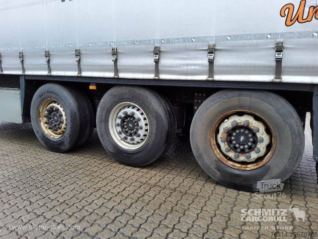 Avoin puoliperävaunu pressulla Schmitz Cargobull Curtainsider Standard Getränke