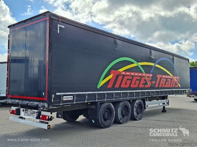 Avoin puoliperävaunu pressulla Schmitz Cargobull Curtainsider Standard Getränke