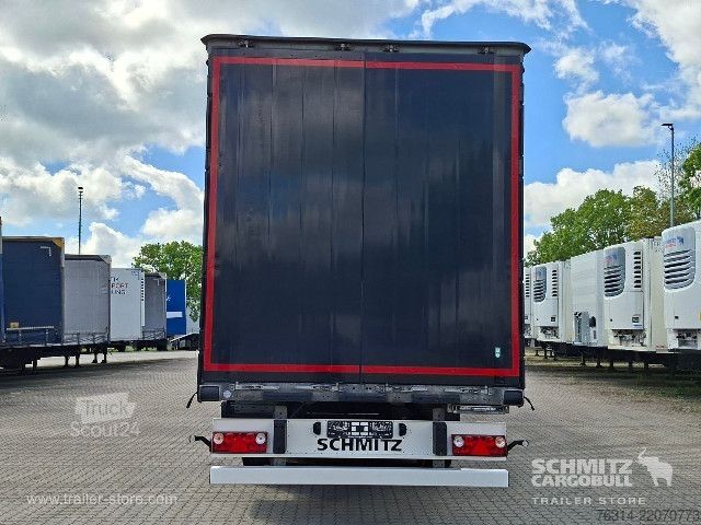 Avoin puoliperävaunu pressulla Schmitz Cargobull Curtainsider Standard Getränke