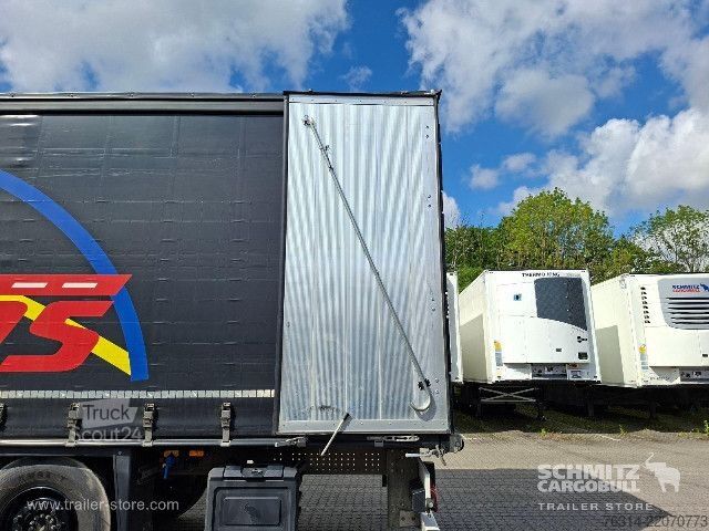 Avoin puoliperävaunu pressulla Schmitz Cargobull Curtainsider Standard Getränke