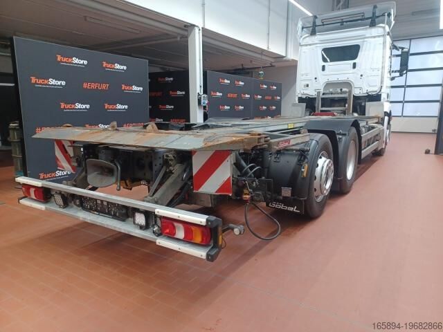 Camión con caja móvil Mercedes-Benz Antos 2543 WIESEL BDF Hubrahmen