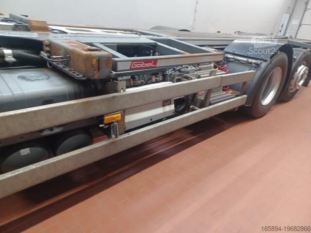 Camión con caja móvil Mercedes-Benz Antos 2543 WIESEL BDF Hubrahmen