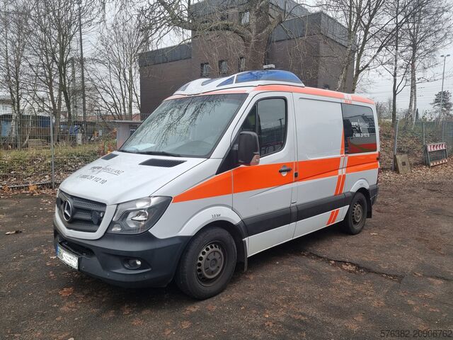 Ambulance Mercedes-Benz Sprinter Krankenwagen Rettungswagen