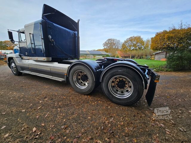 Standaard trekker Freightliner FLD 120