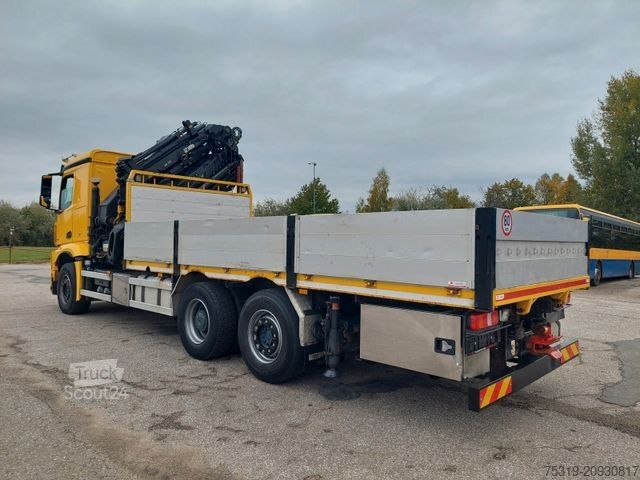 Tovornjak s ploščadjo MERCEDES-BENZ Arocs 2640 6X2 + Hiab XS 477 Hipro