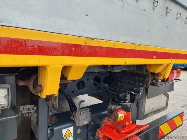 Tovornjak s ploščadjo MERCEDES-BENZ Arocs 2640 6X2 + Hiab XS 477 Hipro