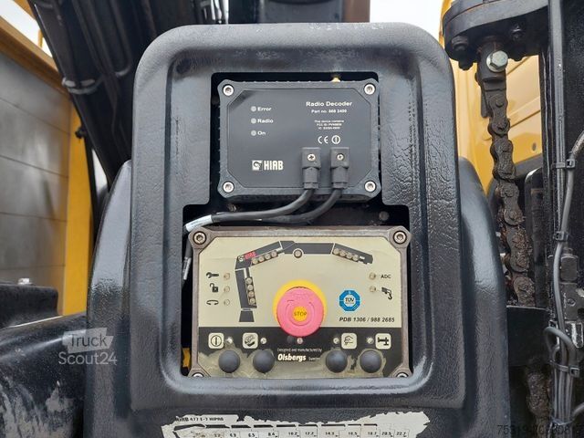 Tovornjak s ploščadjo MERCEDES-BENZ Arocs 2640 6X2 + Hiab XS 477 Hipro